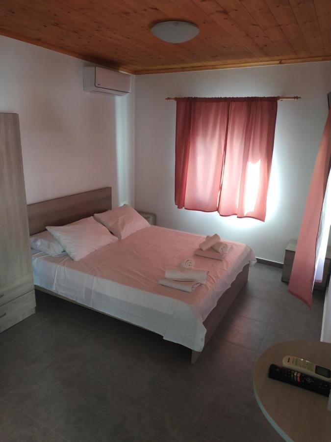 Agelikis' Apartments Nea Kallikrateia Dış mekan fotoğraf